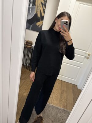 Juodas laisvalaikio kostiumas Melisa