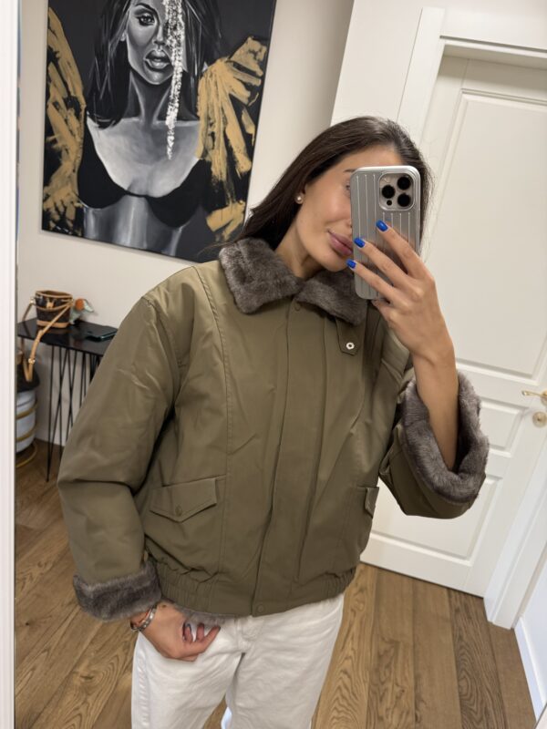 2 in 1 khaki striukė/kailiniai