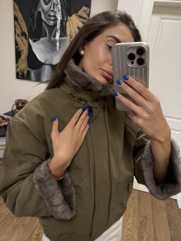 2 in 1 khaki striukė/kailiniai